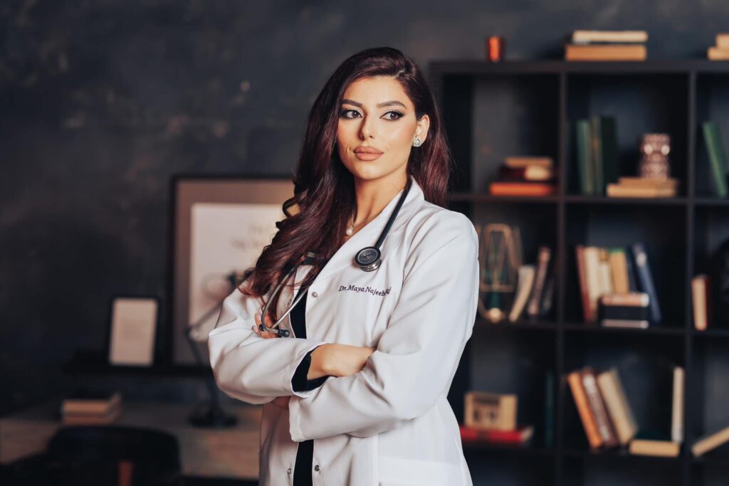 "فش واسطة، فش تخصص" 4 דר מאיה חג באדיבות המצולמת