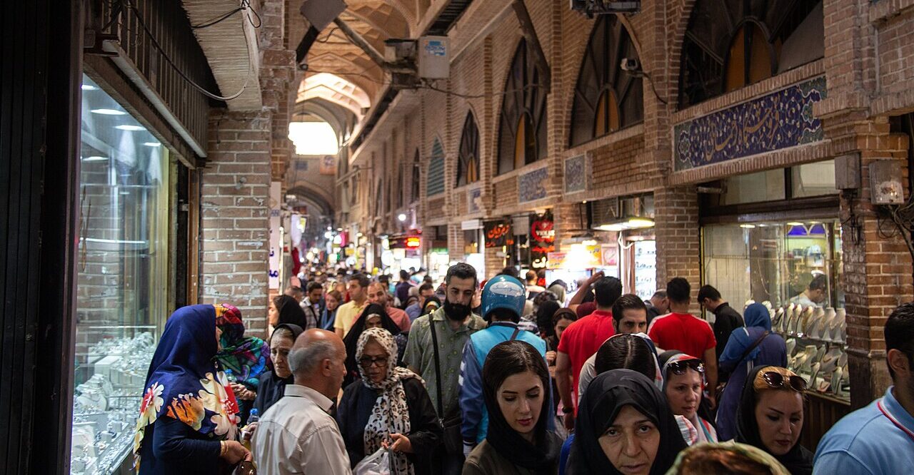 من بينها الصين وأمريكا: هذه الدول “مديونة” لإيران بعشرات المليارات