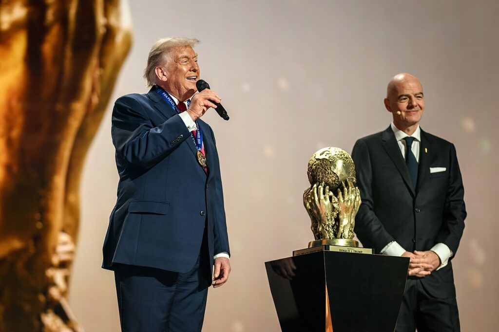 "إمبراطورية الفيفا": 13 مليار دولار إيرادات في 4 سنوات 2 1280px P202512005DT 0618 President Donald Trump participates in the FIFA World Cup drawing