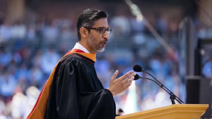 بالأعلام الفلسطينية والهتافات: هكذا استقبل خرّيجو ستانفورد رئيس غوغل 2 8736a1a6 02f8 4b42 ac9c fe78373f341e