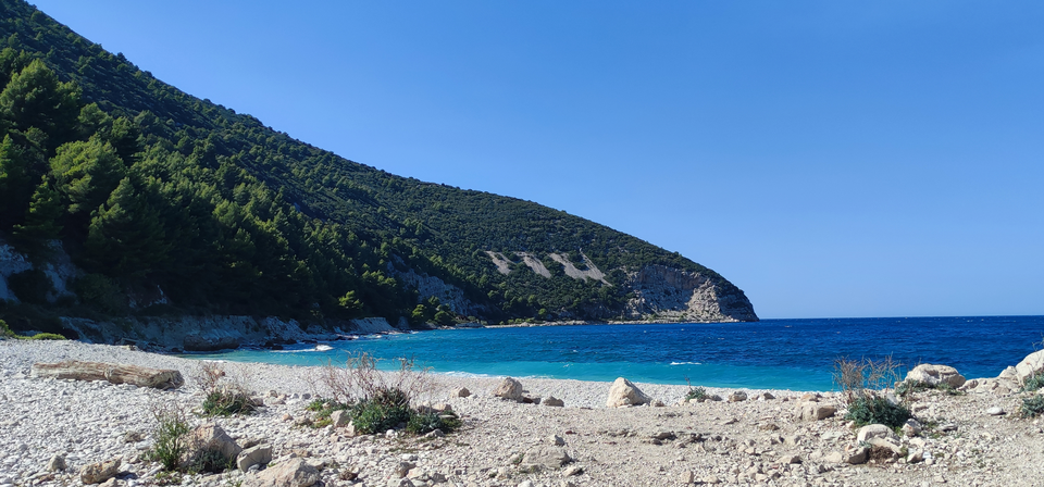 "ألبانيا ليست للبيع": "الفلامنغو" قد تطيح بالحكومة الألبانية ومنتجع صهر ترامب 4 960px Shen Nicolo Bay Sazan 2023