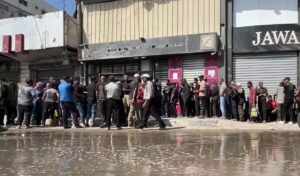 بنك فلسطين يحاصر الغزاويين: تجميد حساباتهم البنكية بلا مبررات 6 بنك فلسطين يحاصر الغزاويين: تجميد حساباتهم البنكية بلا مبررات