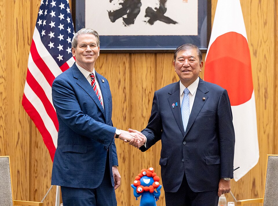 سوق قيمته 32 تريليون دولار... حرب الولايات المتحدة على سنداتها 3 960px Courtesy Call from the U.S. Presidential Delegation Led by Secretary of the Treasury Bessent