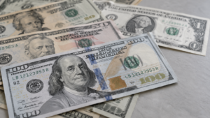 الدولار فوق 3.04 شيكل.. والأسواق تترقب الفائدة الأميركية والتضخم المحلي 4 الدولار فوق 3.04 شيكل.. والأسواق تترقب الفائدة الأميركية والتضخم المحلي