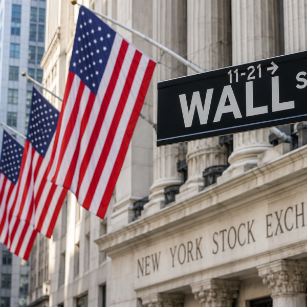وول ستريت تغلق على ارتفاع بدعم من تراجع أسعار النفط