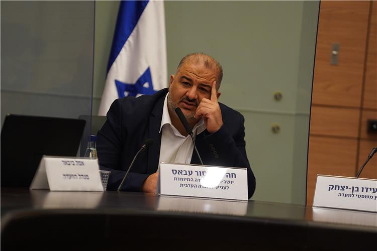 عشية الانتخابات الجدل حول الخدمة المدنية يحتدم بين القيادات العربية، فماذا يقول الشباب؟ 2 EAV04342