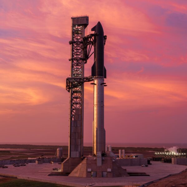 SpaceX تعتزم استثمار 100 مليار دولار لبناء أكبر ميناء فضائي في العالم
