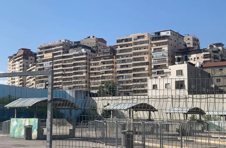 بلدية القدس تطالب سكان شعفاط بالأرنونا مقابل خدمات كانت تقدمها الأونروا